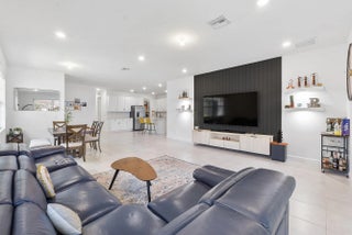 Photo of Listing #R11124061