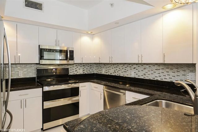 2 of 18 - 110 N Federal Highway #705, Fort Lauderdale, FL