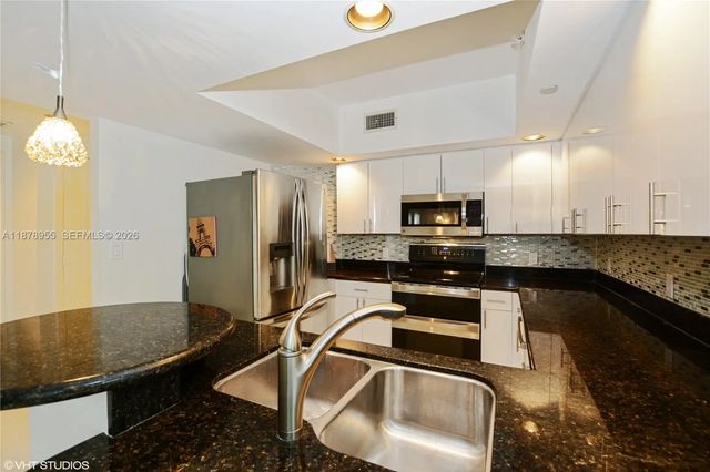 3 of 18 - 110 N Federal Highway #705, Fort Lauderdale, FL