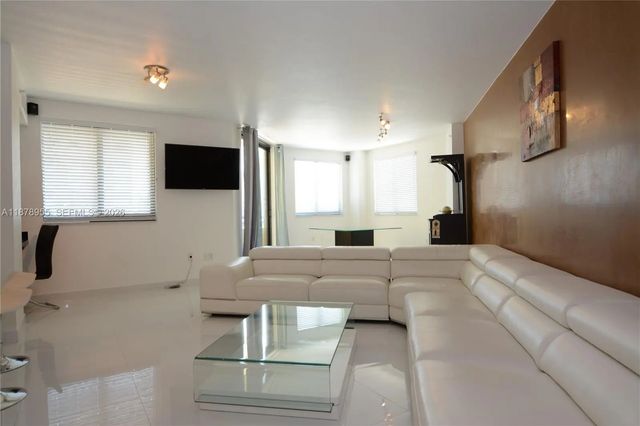 4 of 18 - 110 N Federal Highway #705, Fort Lauderdale, FL