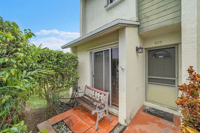 3 of 17 - 809 Crystal Lake Drive #809, Deerfield Beach, FL