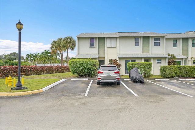 4 of 17 - 809 Crystal Lake Drive #809, Deerfield Beach, FL