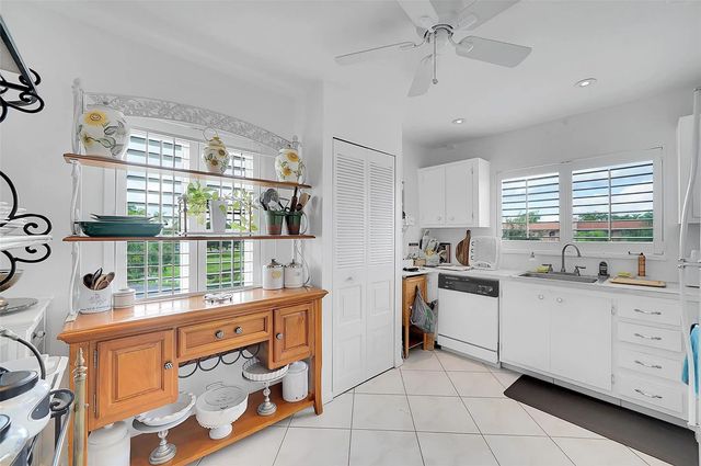 9481 Sunrise Lakes Boulevard #310, Sunrise