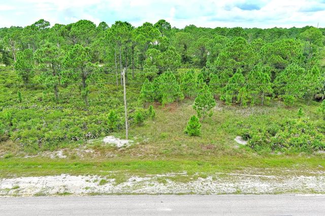 702 Eisenhower Boulevard, Lehigh Acres