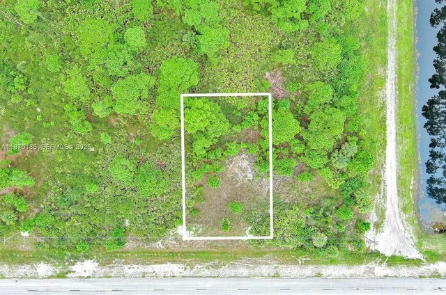2 of 19 - 702 Eisenhower Boulevard, Lehigh Acres, FL