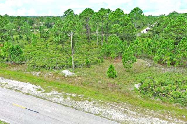 4 of 19 - 702 Eisenhower Boulevard, Lehigh Acres, FL