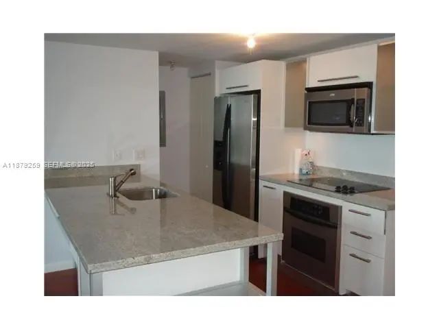 4 of 6 - 185 Sw 7th Street #1909, Miami, FL