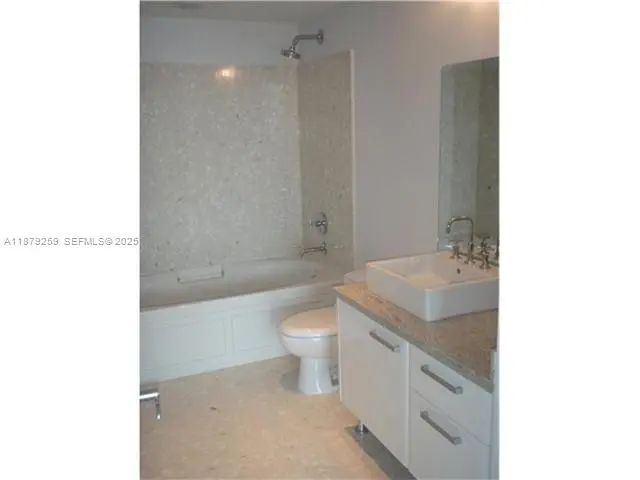 5 of 6 - 185 Sw 7th Street #1909, Miami, FL