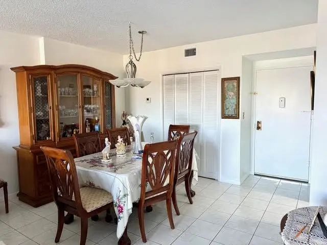 4 of 15 - 4330 Hillcrest Drive #904, Hollywood, FL