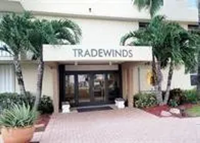 3 of 32 - 1009 N Ocean Boulevard N #503, Pompano Beach, FL