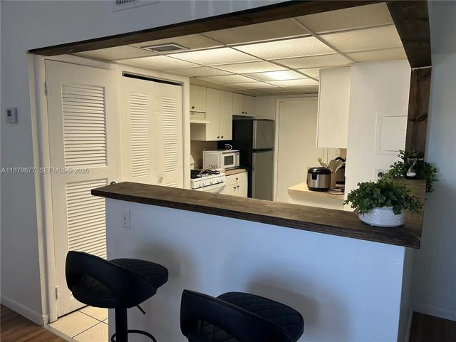 17901 Nw 68th Avenue #r209, Hialeah