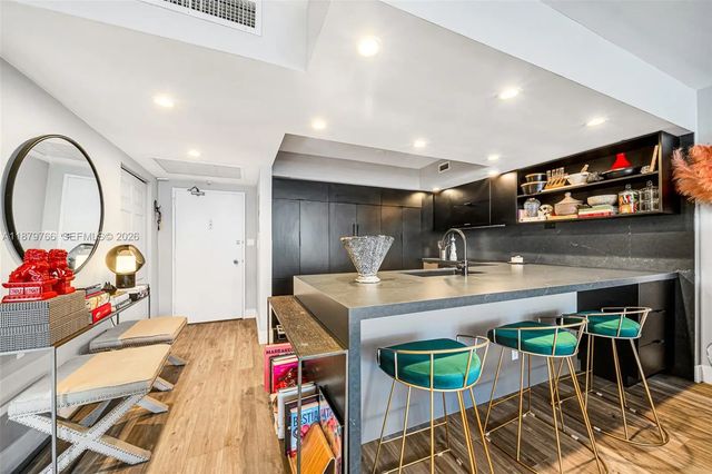 4 of 72 - 5600 Collins Avenue #12e, Miami Beach, FL
