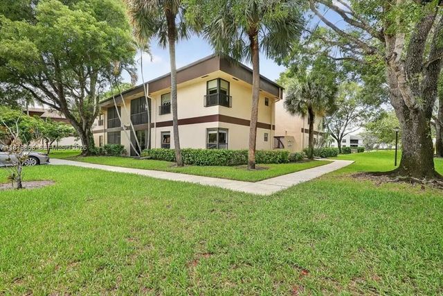 2652 N Carambola Circle #1738, Coconut Creek