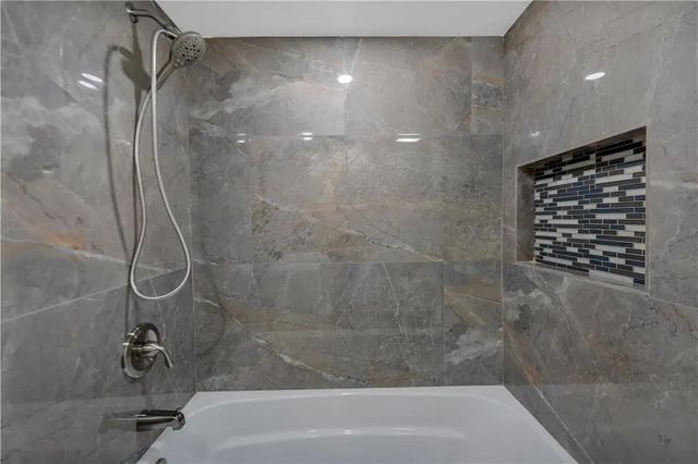 5 of 28 - 7080 Environ Boulevard #522, Lauderhill, FL