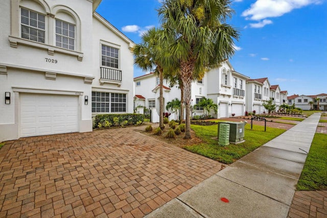 Photo of 7029 Ambrosia Lane #606, Naples FL