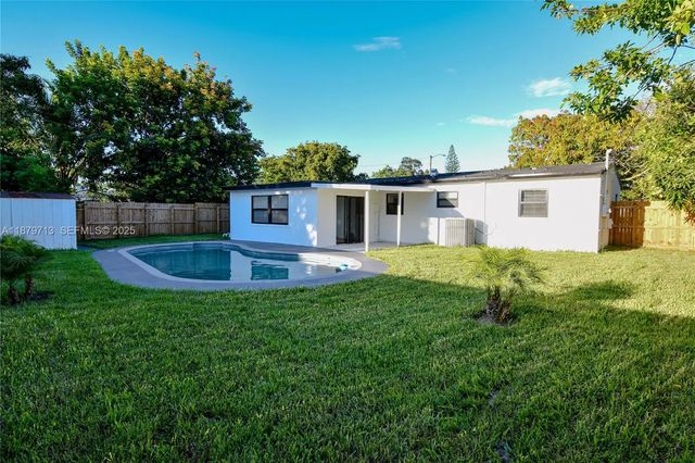 2 of 21 - 413 Sw 22nd Terrace, Fort Lauderdale, FL