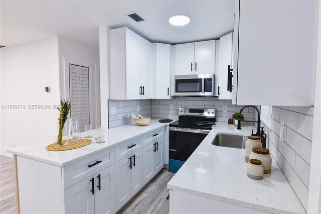 3 of 21 - 413 Sw 22nd Terrace, Fort Lauderdale, FL