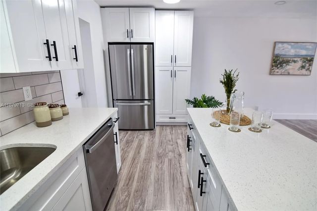 4 of 21 - 413 Sw 22nd Terrace, Fort Lauderdale, FL