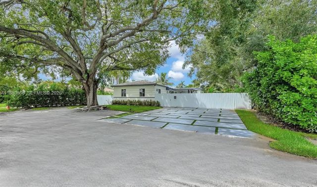 11102 Ne 9th Court, Biscayne Park