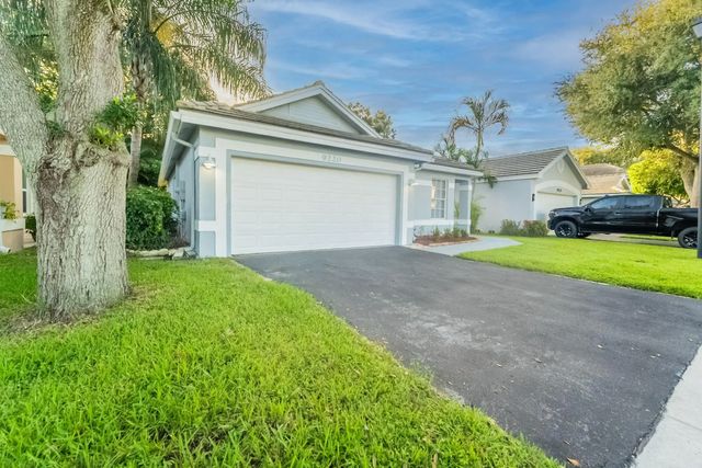 2 of 30 - 9220 Arborwood Circle, Davie, FL
