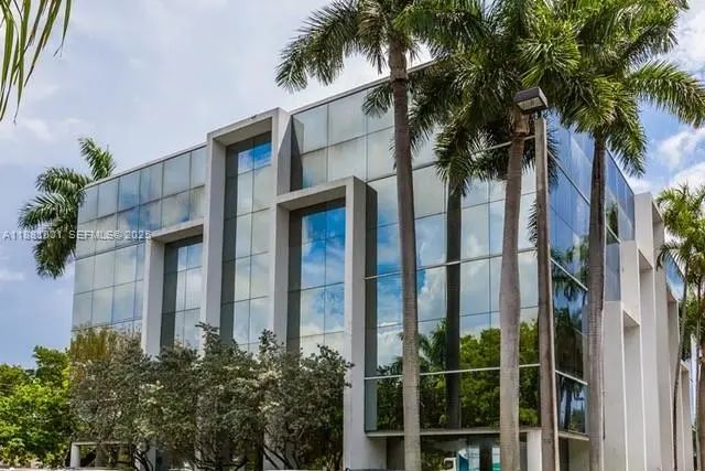 2 of 5 - 16855 Ne 2 Avenue #n104, North Miami Beach, FL
