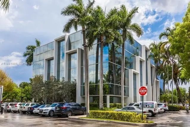 3 of 5 - 16855 Ne 2 Avenue #n104, North Miami Beach, FL