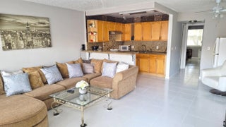 Photo of Listing #R11125077