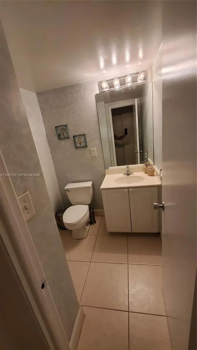 3 of 7 - 19390 Collins Avenue #1124, Sunny Isles Beach, FL