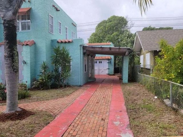 2 of 30 - 121 S B Street, Lake Worth Beach, FL