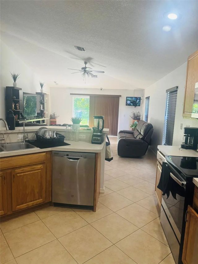 4 of 31 - 296 Sw Panther Trace, Port St. Lucie, FL