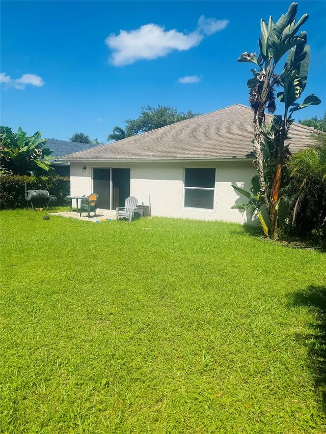 5 of 31 - 296 Sw Panther Trace, Port St. Lucie, FL