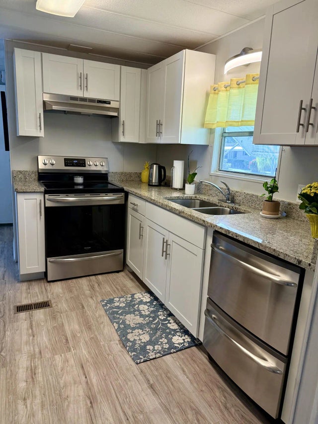 Photo of Listing #R11125230