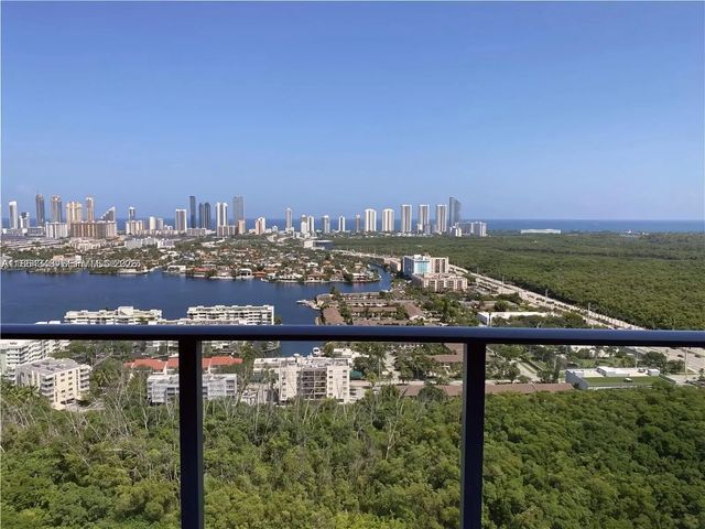16385 Biscayne Boulevard #2118, North Miami Beach