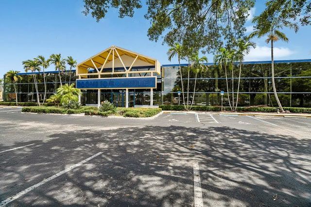 1605 W Oakland Park Boulevard, Oakland Park