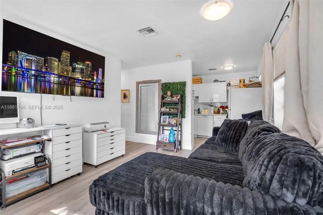 4 of 30 - 3380 Nw 8th Place, Lauderhill, FL