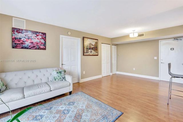 2 of 14 - 816 Nw 11th Street #905, Miami, FL