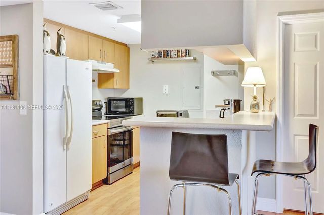 3 of 14 - 816 Nw 11th Street #905, Miami, FL