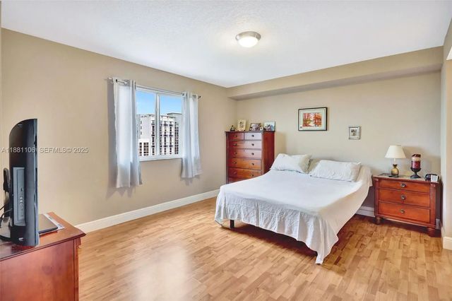 5 of 14 - 816 Nw 11th Street #905, Miami, FL