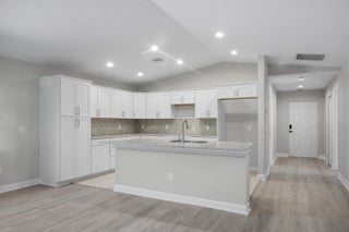 Photo of Listing #R11125541