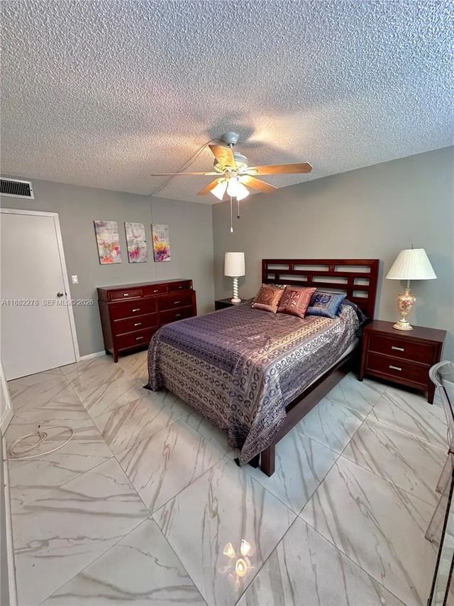2 of 9 - 2800 Somerset Drive #403j, Lauderdale Lakes, FL