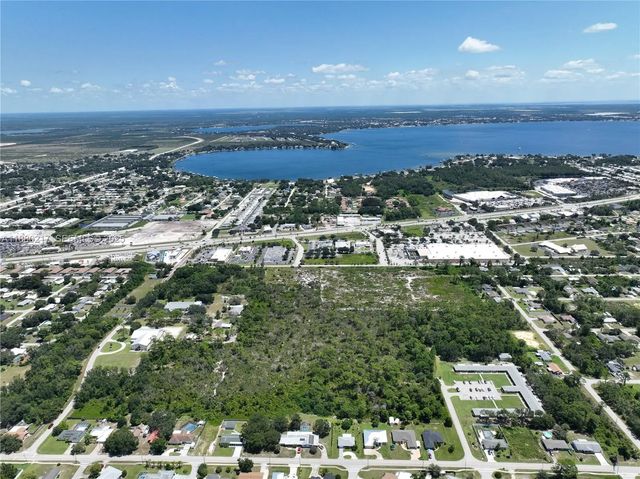 5 of 9 - 530 Lotus, Sebring, FL