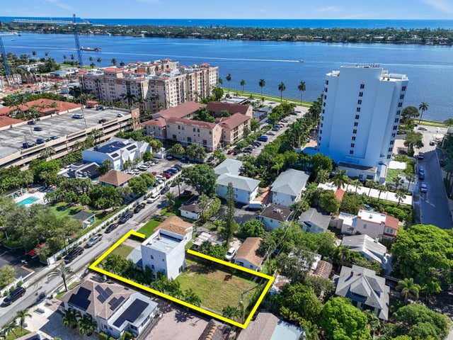 322 N Lakeside Court, West Palm Beach