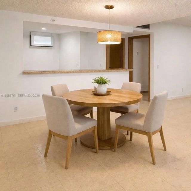 4 of 17 - 1621 Collins Avenue #701, Miami Beach, FL