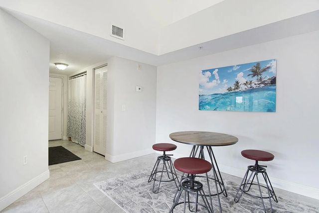 3 of 27 - 4041 San Marino Boulevard #307, West Palm Beach, FL