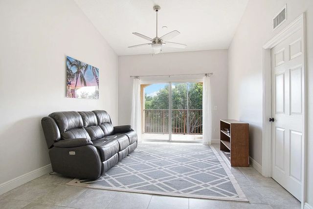 5 of 27 - 4041 San Marino Boulevard #307, West Palm Beach, FL