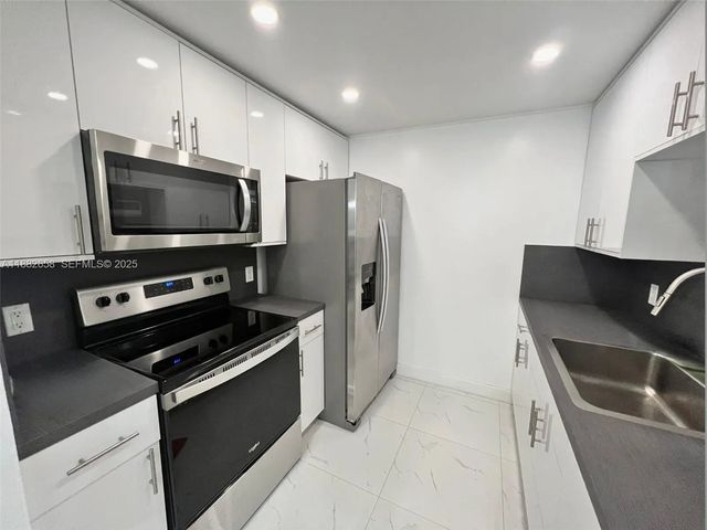 200 Sw 132nd Way #203l, Pembroke Pines