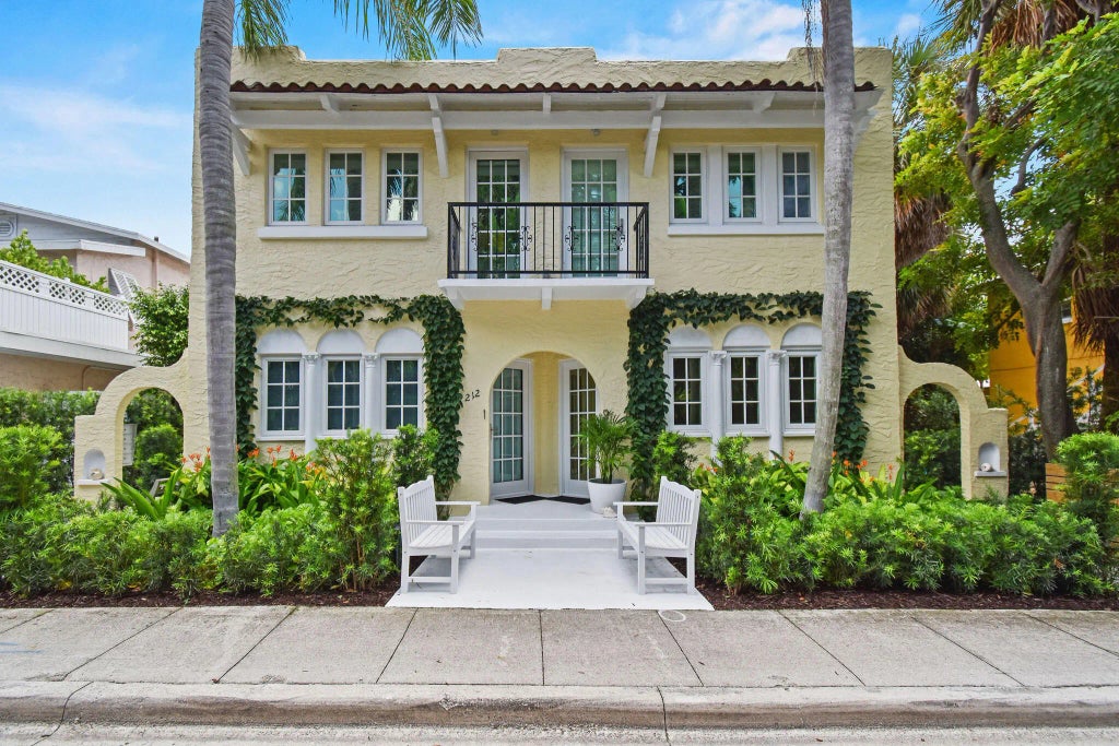 212 Oleander Avenue, Palm Beach