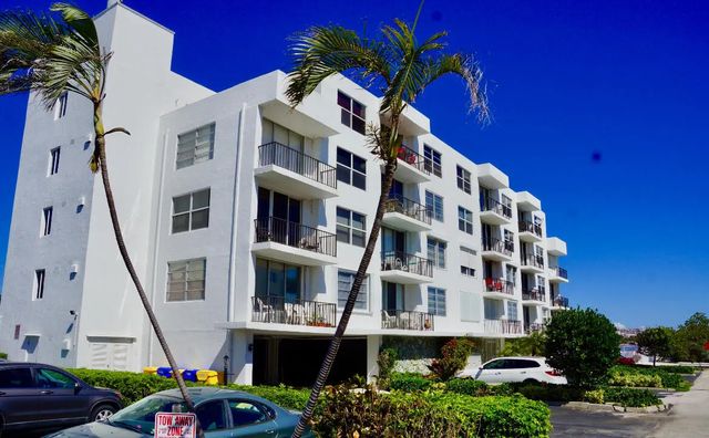 2 of 27 - 301 Croton Avenue #305, Lantana, FL
