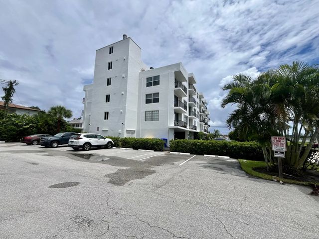 3 of 27 - 301 Croton Avenue #305, Lantana, FL