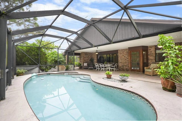 Photo of Listing #R11126163